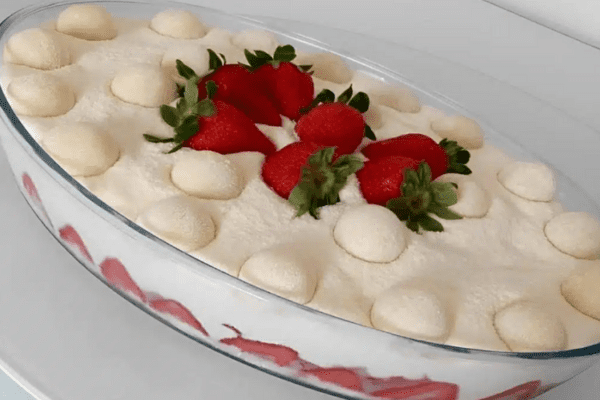 Bolo gelado de travessa - Imagem via Redes Sociais