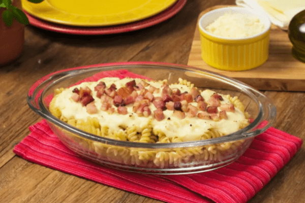 Macarrão Gratinado com Creme de Batatas - Via site Território Gastronômico