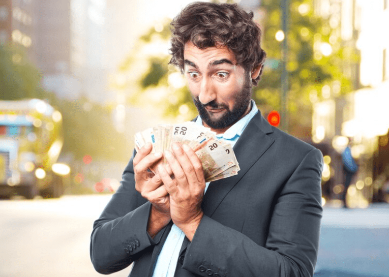 Sobrenomes mais ricos do mundo - Imagem via Kues1 no Freepik