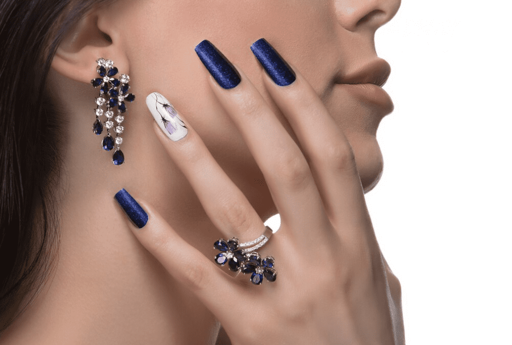 Dica para ter unhas grandes e fortes - Imagem via azerbaijan_stockers no Freepik