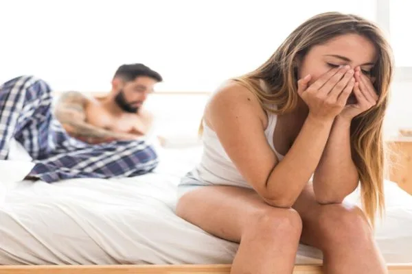 Sinais de que seu parceiro pode estar te ignorando - Imagem via Freepik