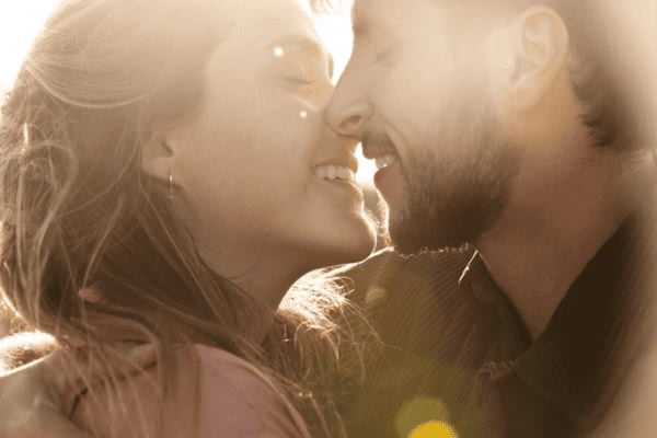 Existe mesmo amor à primeira vista - Imagem via Freepik