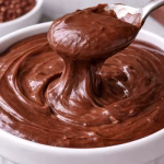 Quando um gato se esfrega em você, o significado pode ser mais especial do que parece